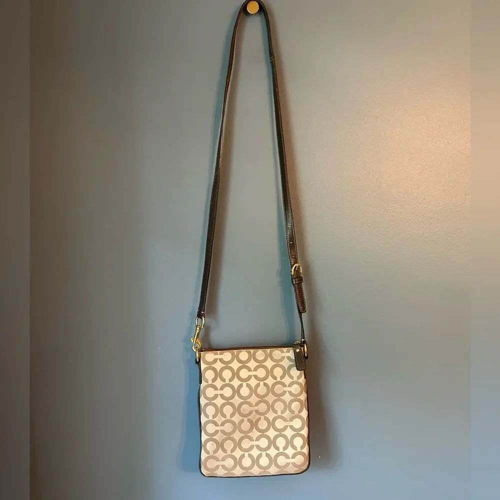 Coach C‎ Crossbody - Picture 2 of 6